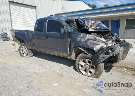 2017 Toyota Tacoma Access Cab z USA, uszkodzony, nr VIN 5TFSX5EN3HX051453
